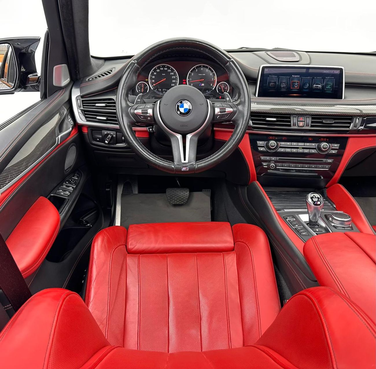 BMW X5M Std 4.4L 2017 BMW X5M M-Sport, BMW Full Service History, Excellent Condition, GCC