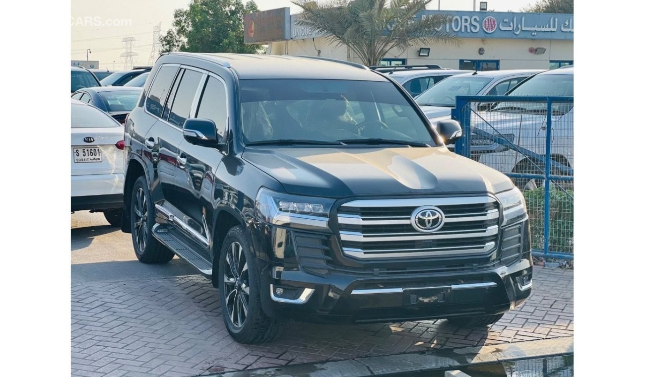 تويوتا لاند كروزر Toyota Landcruiser LHD Petrol engine model 2011 facelift 2022 car very clean and good condition