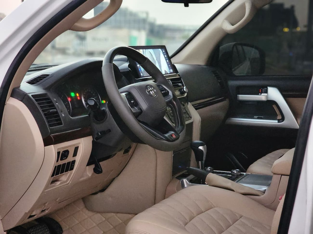 Toyota Land Cruiser GXR V8 MODEL 2014 UPGRADE 2024