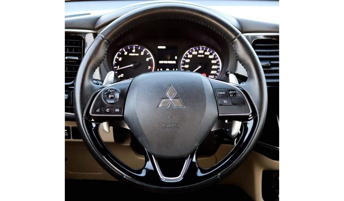 Mitsubishi Outlander GLS 2.4L Mitsubishi Outlander 2021 GCC 2.4L accident-free original paint in excellent condition 1281