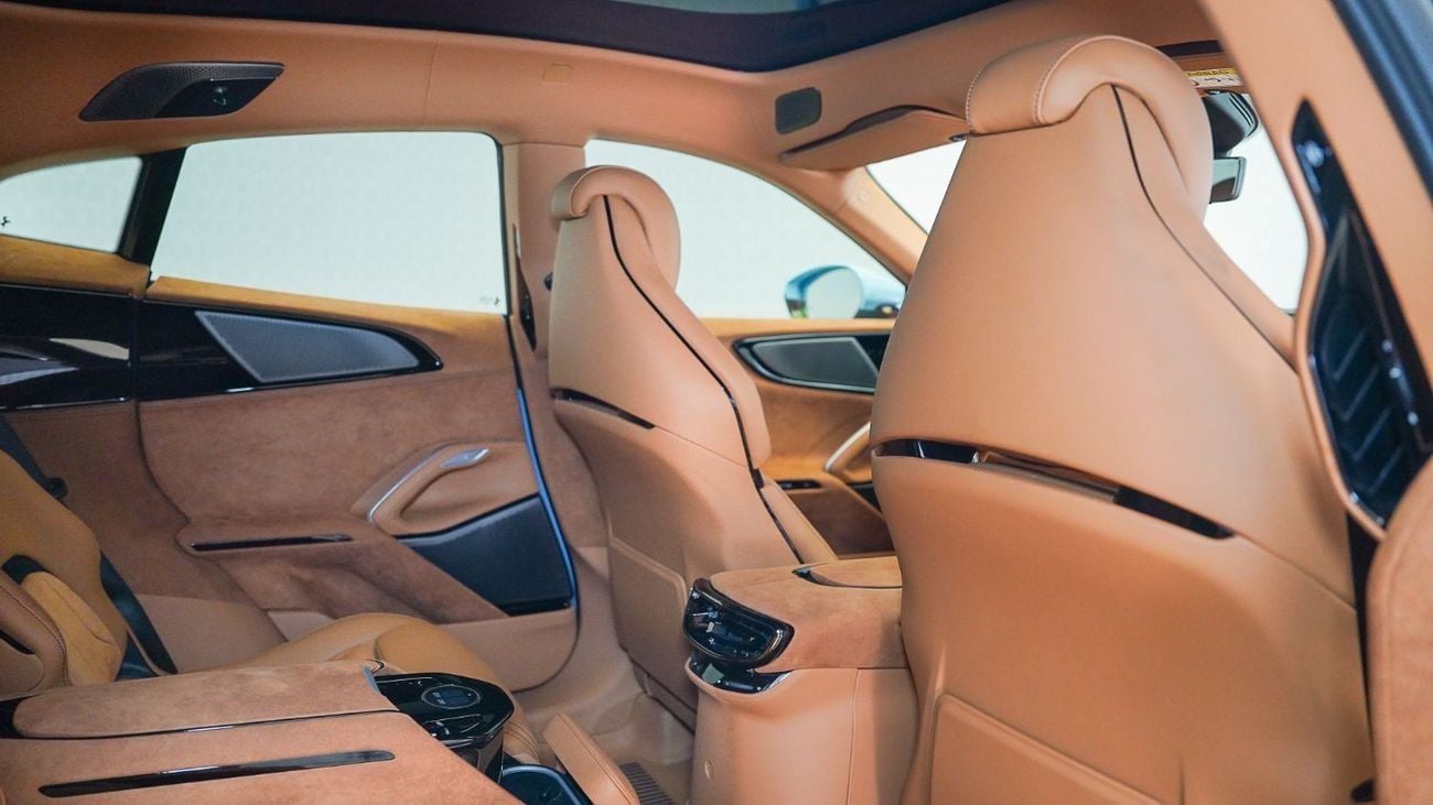 فيراري بوروسانجوي V12 | AED 38,387 PM | Warranty April 2028 - Service April 2032 | GCC