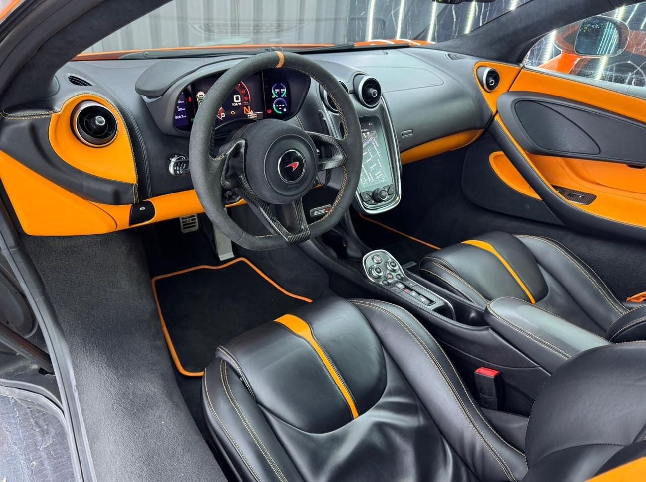 مكلارين 570S STANDARD McLaren Warranty 02/2028 | McLaren Service Contract 02/2027 | Full Service History