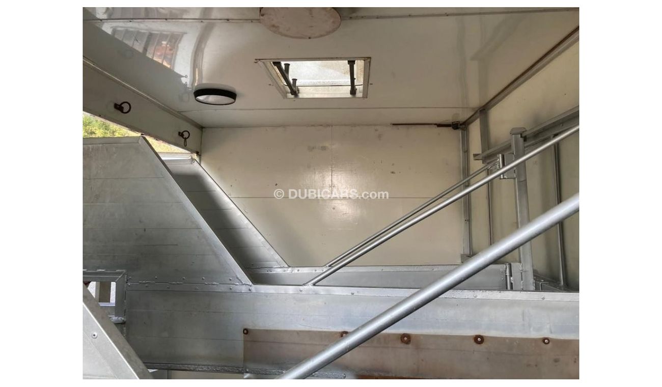 مرسيدس بنز اكتروس Mercedes Horse Truck 4 Head