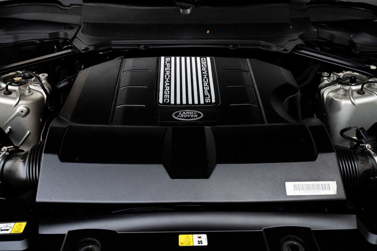 Land Rover Range Rover Vogue | 3,917 P.M  | 0% Downpayment | Agency Warranty | Ultra Low KM!