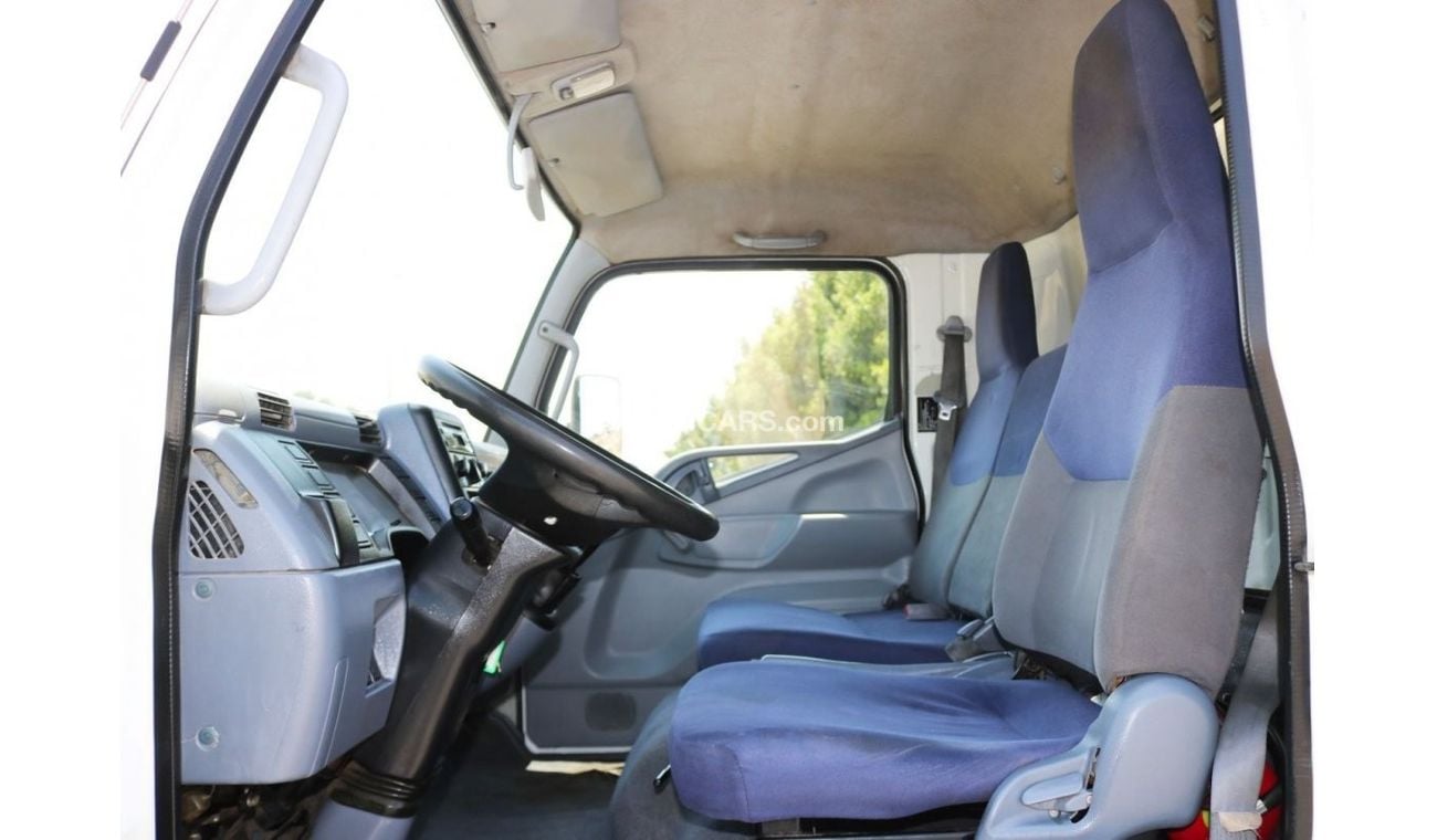 Mitsubishi Fuso Canter 2016 | New Arrival | Mitsubishi Canter HD | 5Ton Shutter Box | GCC Specs Excellent Condition | BEST