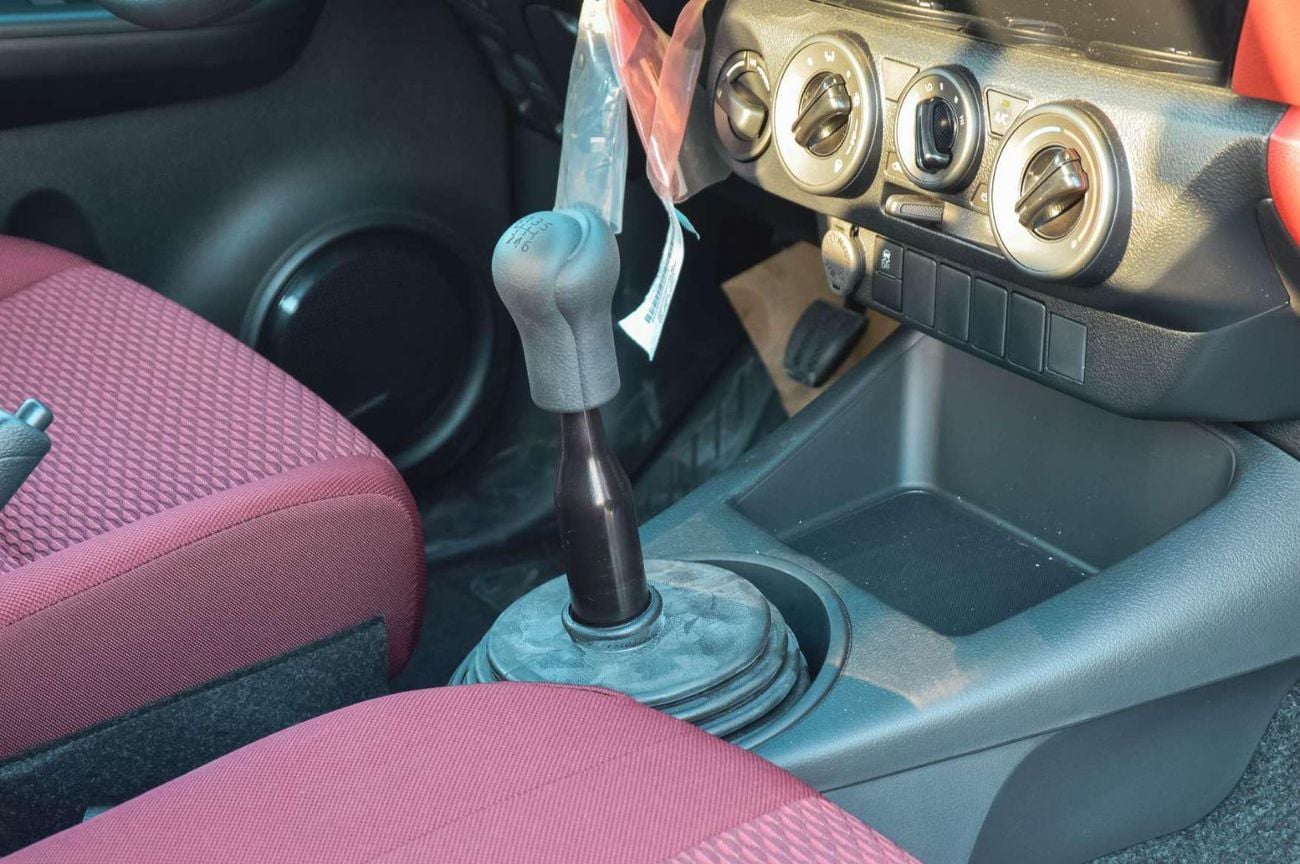تويوتا هيلوكس DLX 2.4L 4WD DIESEL PICKUP 2026