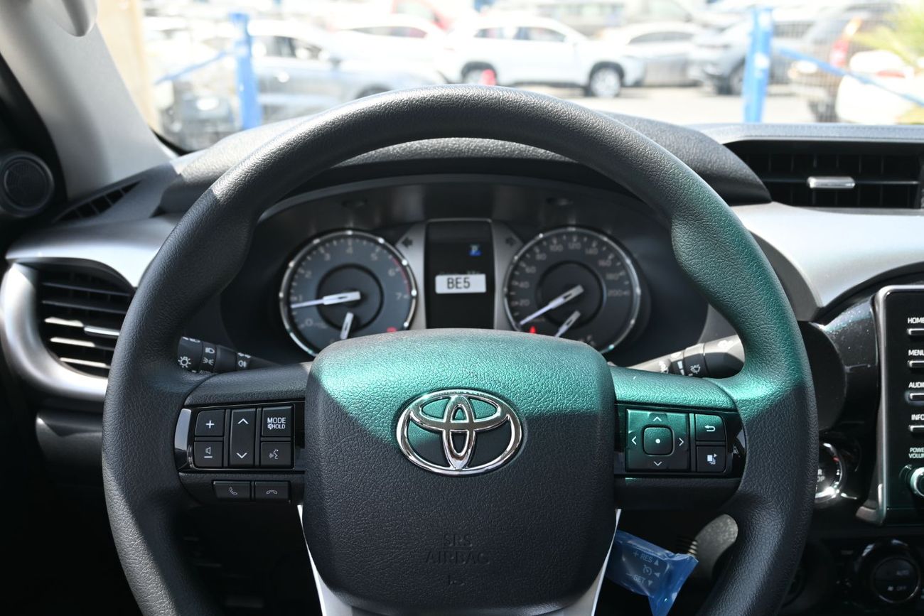 تويوتا هيلوكس Toyota Hilux SR5 GLXS 2.7L Petrol, Automatic 4WD, Model 2025, Color White