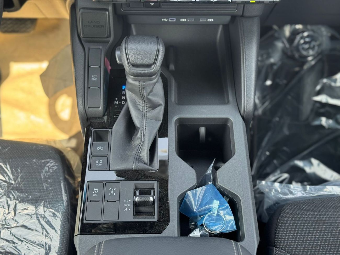 Toyota Prado TOYOTA PRADO 2024 2.8L 2024 GCC BASIC DIESEL