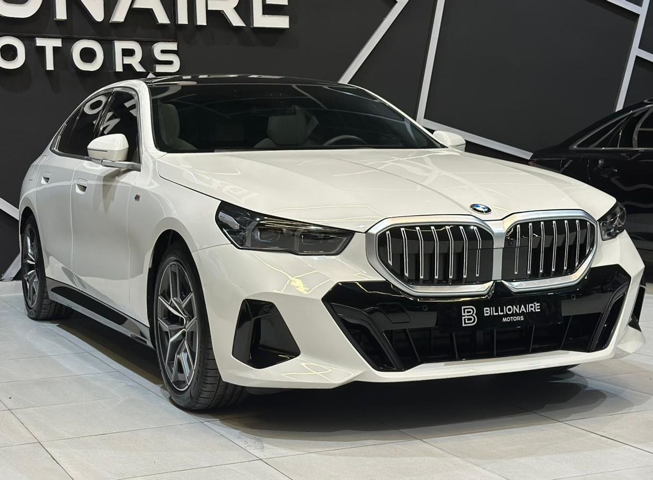 BMW 520i Executive 1.6L BMW 520i M-Kit | 2024 | KOREAN SPACE