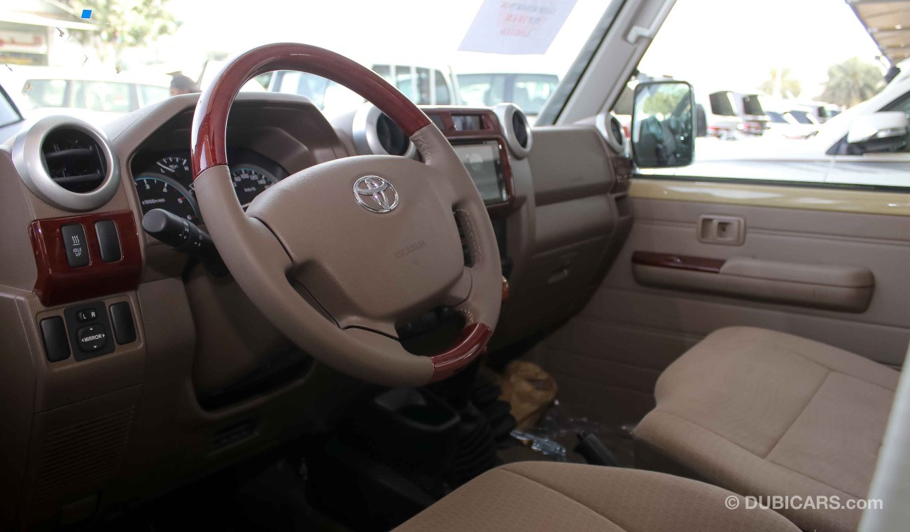 Toyota Land Cruiser Pick Up Double Cab LX Limited V8 4.5L Turbo Diesel 4X4 Manual Transmission