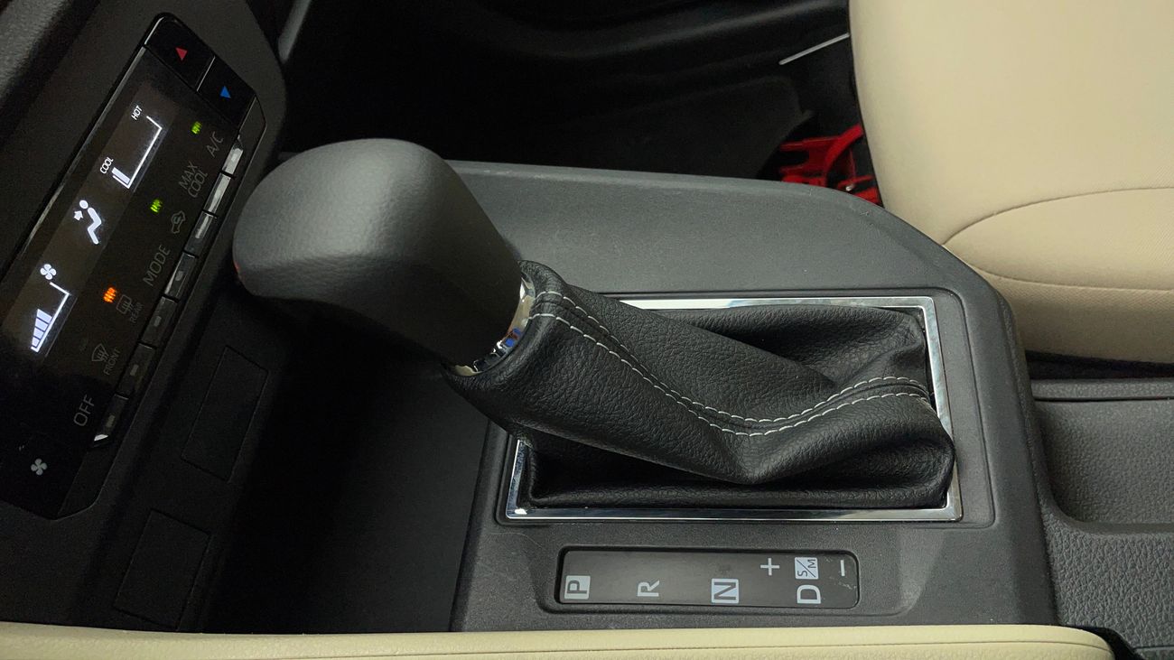 تويوتا يارس E 1.5 | بدون دفعة مقدمة | اختبار القيادة في المنزل