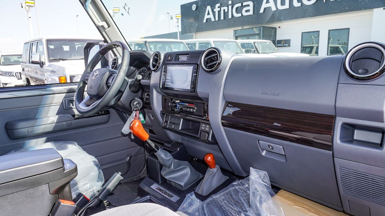 تويوتا لاند كروزر 70 LX 4.5L V8 Diesel M/T
