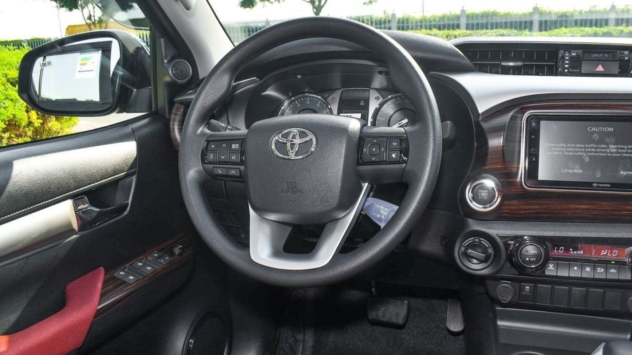Toyota Hilux TOYOTA HILUX 2.7L AT PETROL FULL PUSH START 2024 MODEL