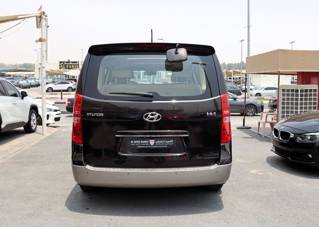 هيونداي H-1 متوسط المواصفات خالية من الحوادث - خليجي - فتحتين سقف - رقم واحد الفل - بحالة الوكالة من الداخل والخ