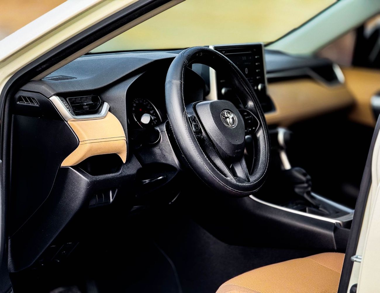 تويوتا راف ٤ تويوتا راف فور 2.5 لتر موديل 2021 خليجي بحالة ممتازة بدون حوادث 1333 شهرياً