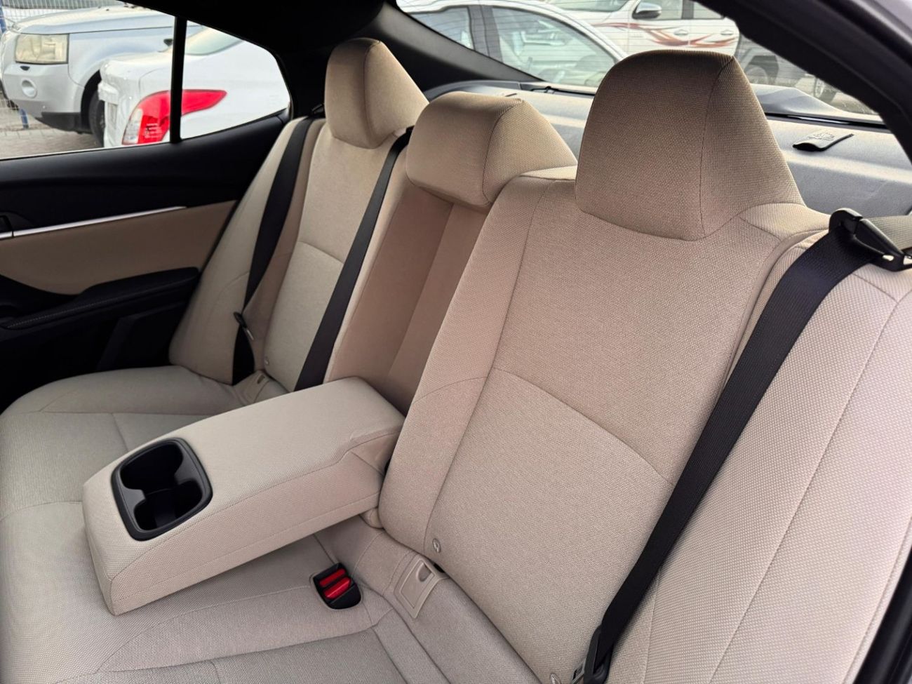 Toyota Camry 2.5L HYBRID LE AUTOMATIC TRANSMISSION ( FOR RE-EXPORT ONLY )