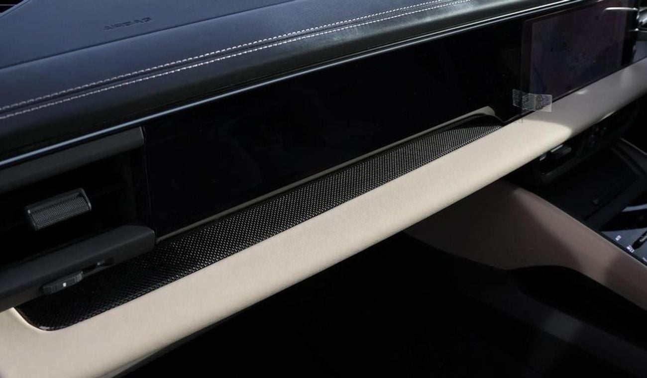 بورش ماكان Electric Estate 470kW Turbo RIGHT HAND DRIVE