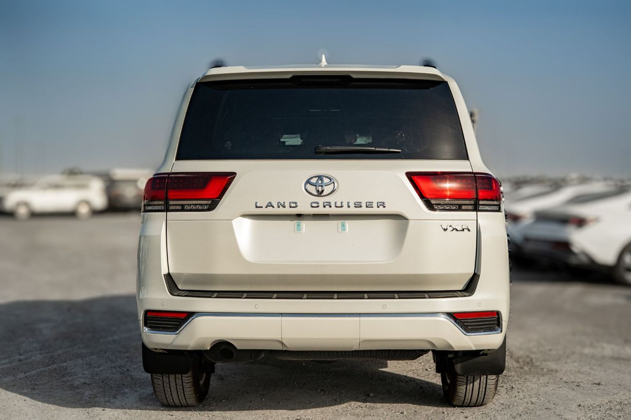 Toyota Land Cruiser Toyota Lc300 VXR white RHD diesel