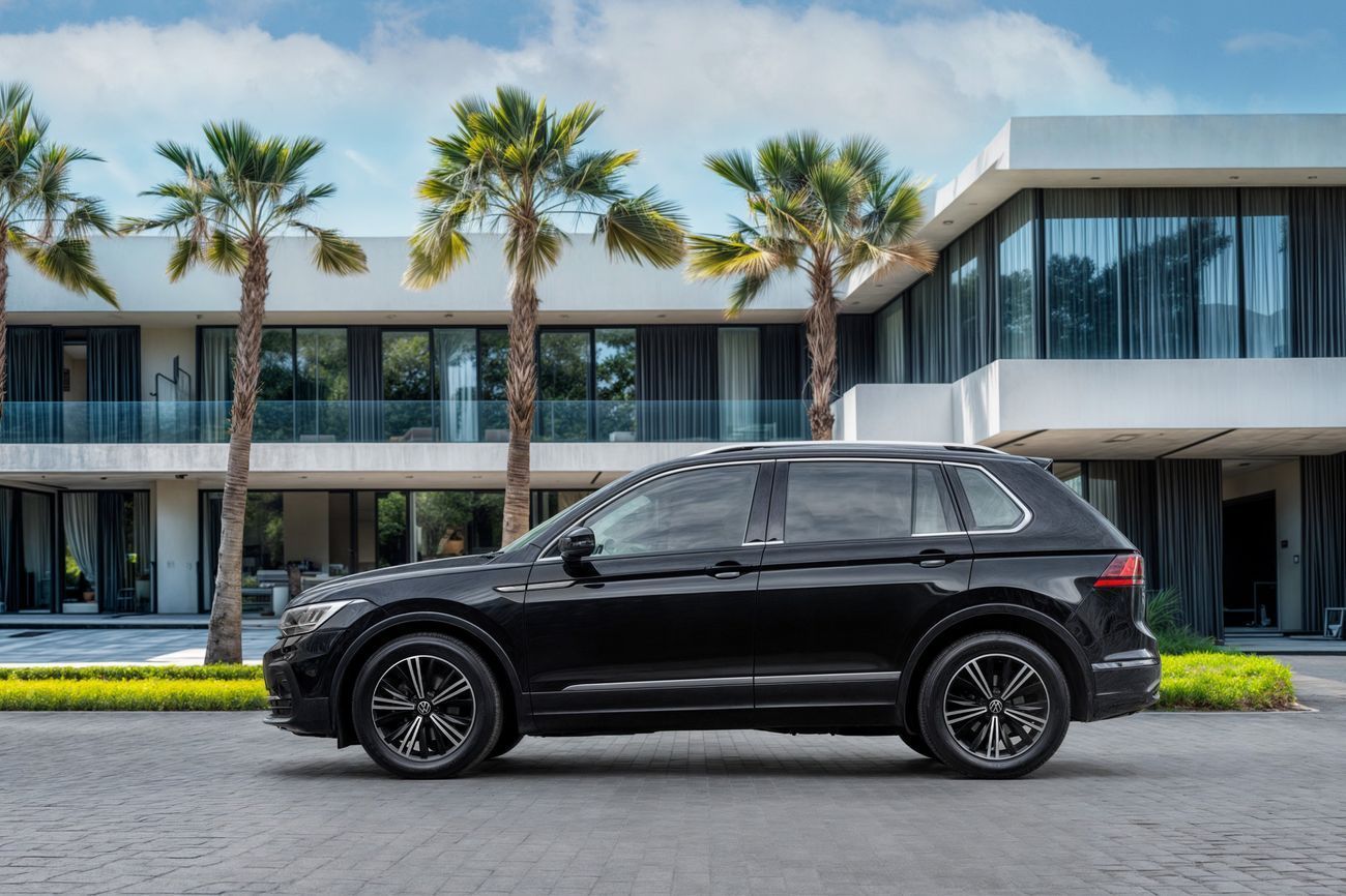 Volkswagen Tiguan Tiguan Elegance | 1,606 P.M | 0% Downpayment | VW Warranty + Service | Ultra Low KM!