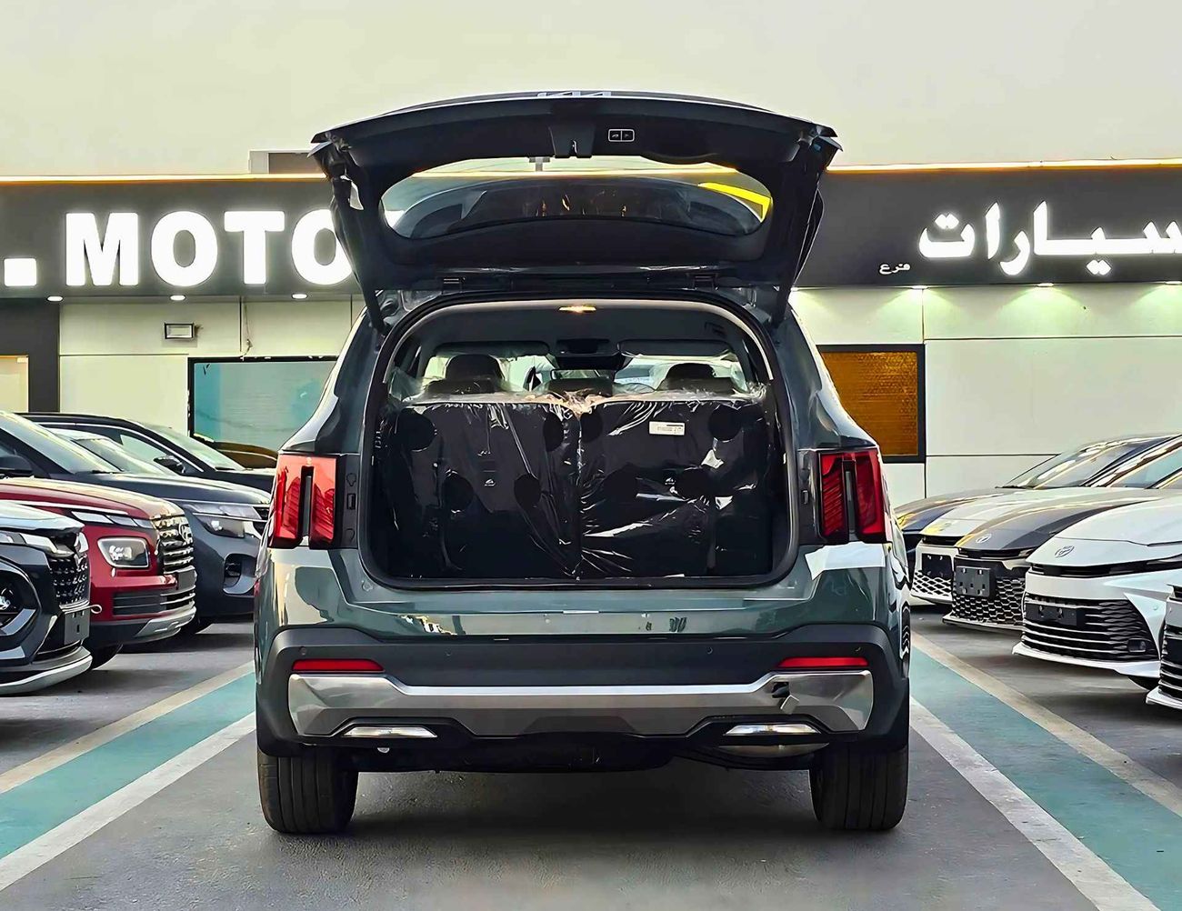 كيا سورينتو 2.5L V4 PETROL / 360* CAMERA  / POWER SEATS / 4WD (CODE # 69092)