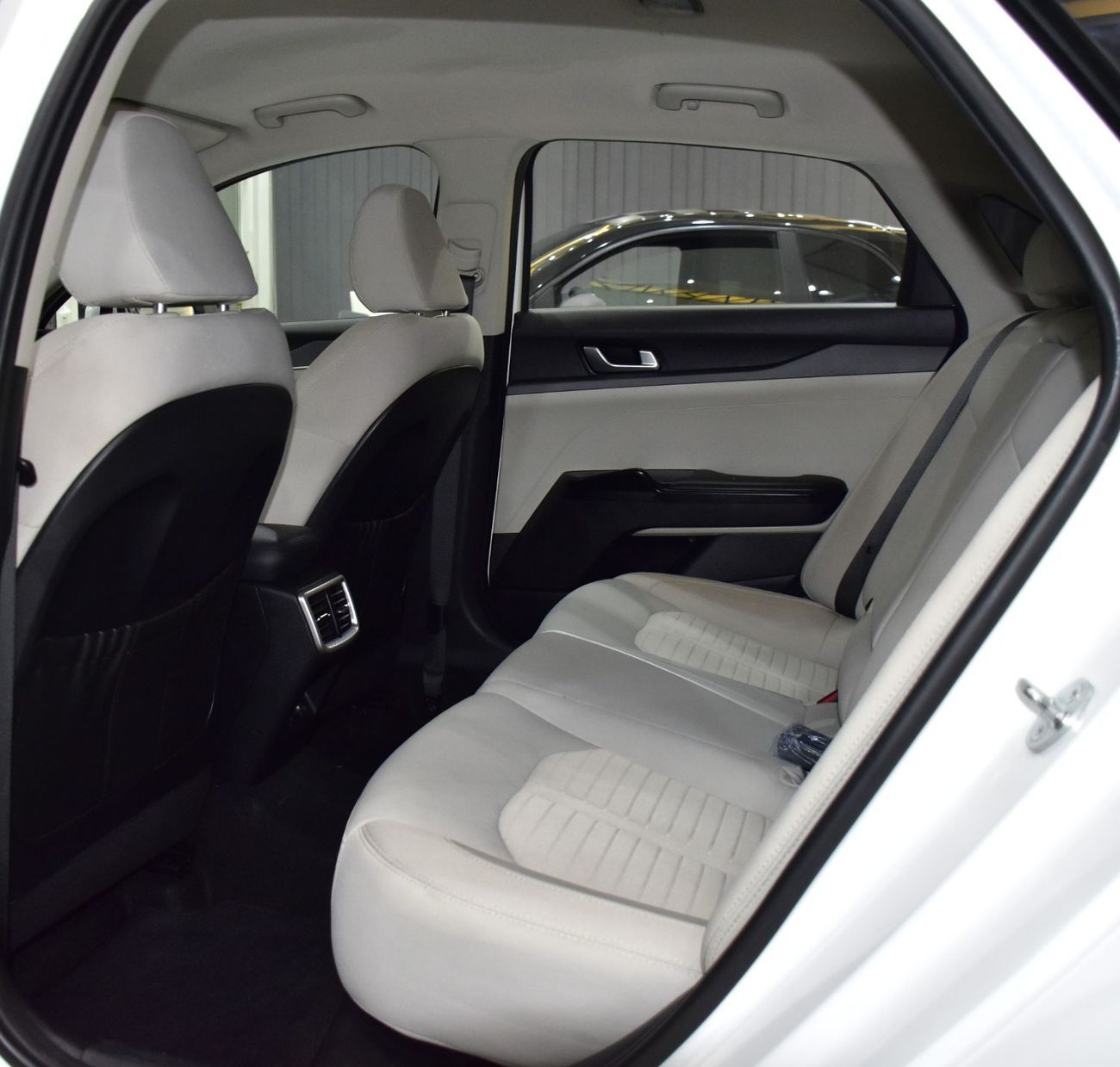 Kia K5 EXCELLENT DEAL for our KIA K5 ( 2023 Model ) in White Color GCC Specs