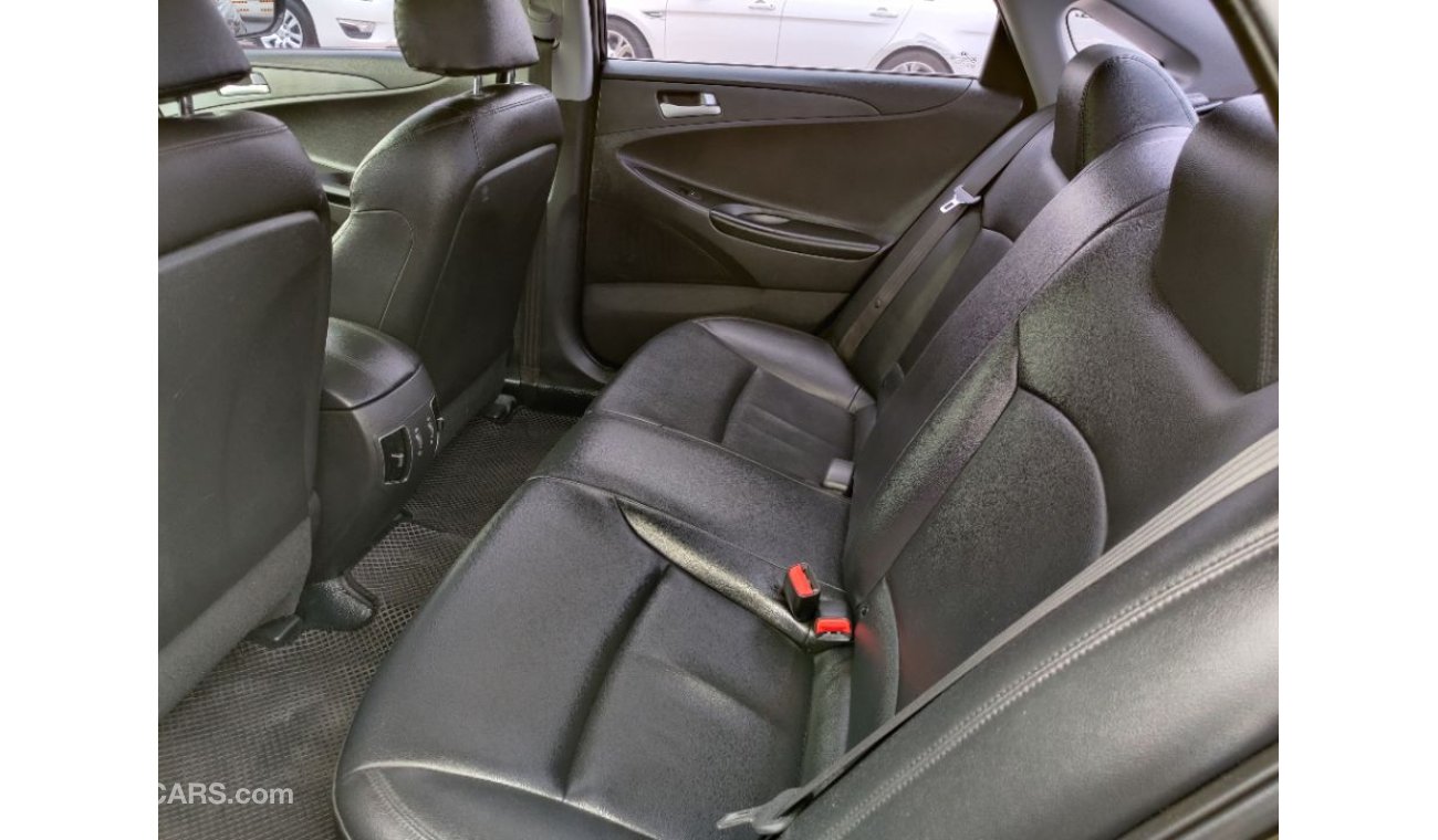 هيونداي سوناتا 2015 Model  Low Milage V4 leather interiors cruse control mid options