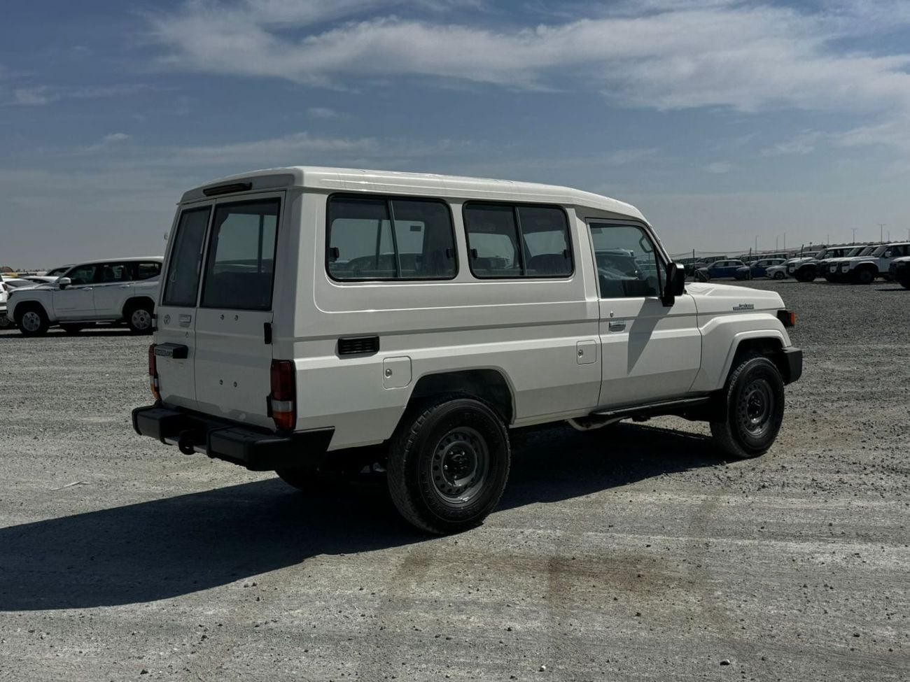 Toyota Land Cruiser 76 4.2 OPEN DESTINATION