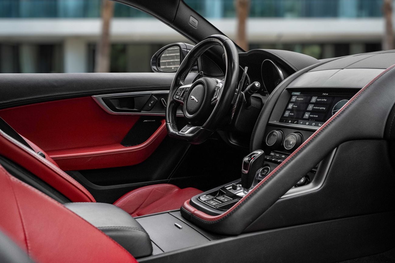 جاكوار F Type F-Type R-Dynamic | 2,742 P.M | 0% Downpayment | Impeccable Condition!
