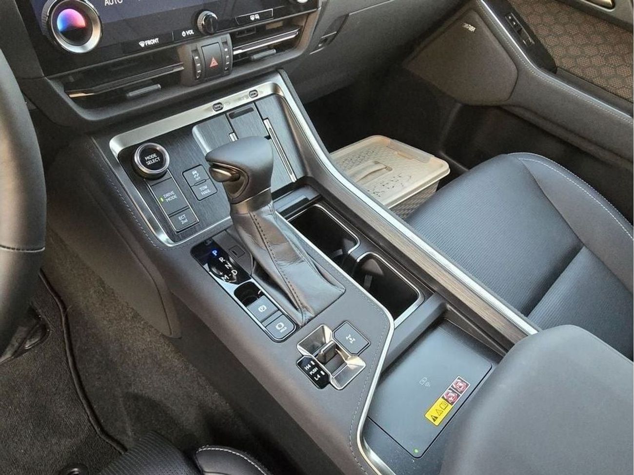 لكزس GX550 Luxury Plus Full Option *SPECIAL OFFER*