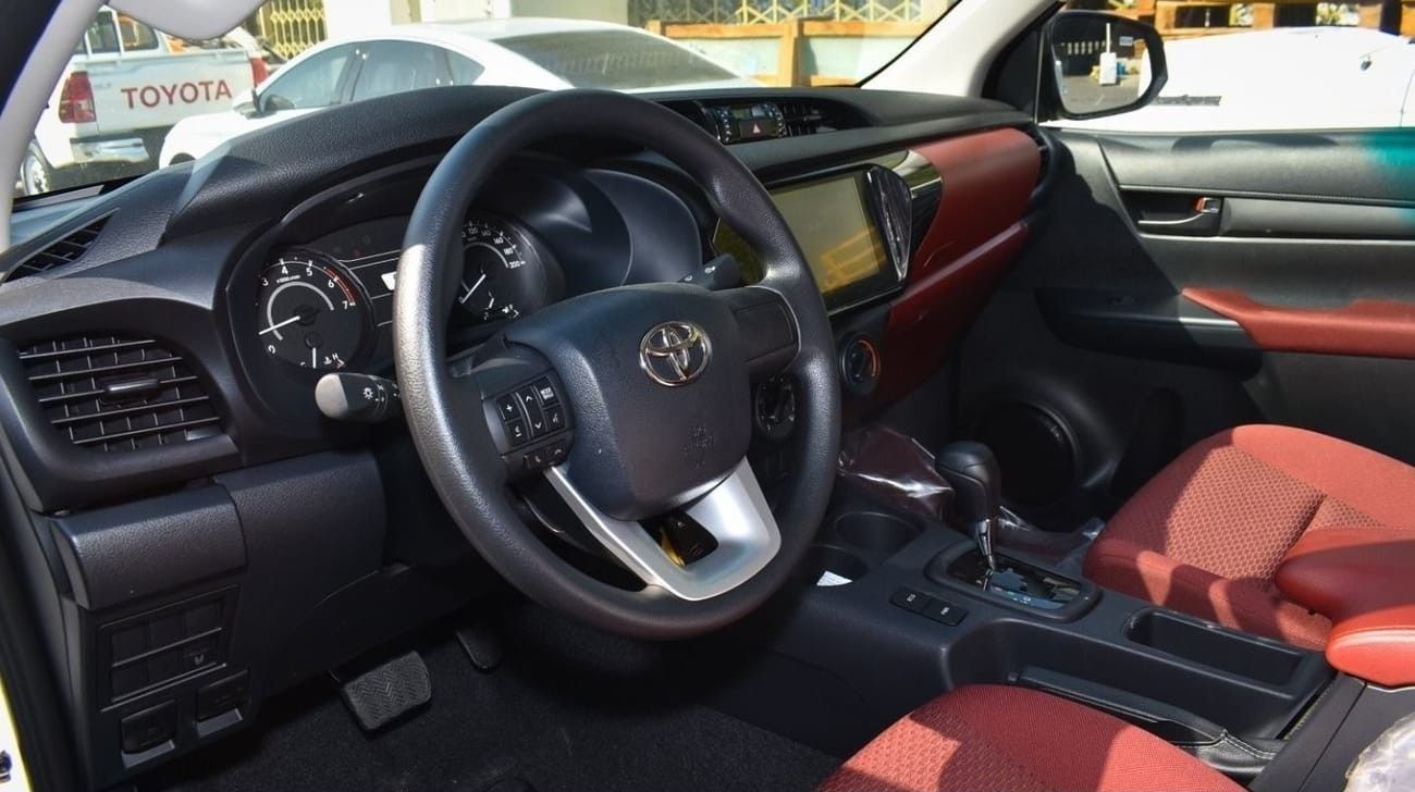 تويوتا هيلوكس TOYOTA HILUX DLX 2.4 PETROL AUTOMATIC 2024 GCC OMAN
