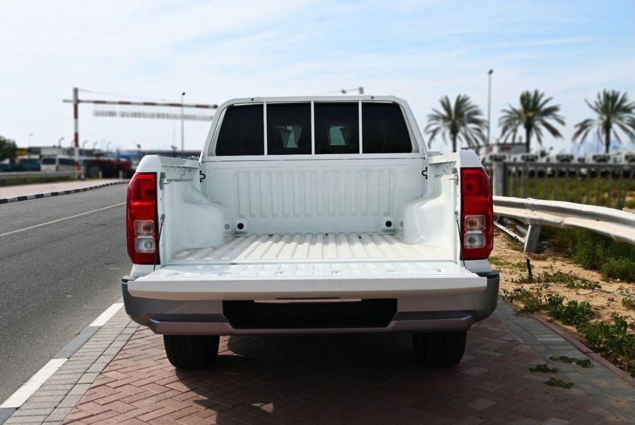 ميتسوبيشي L200 ميتسوبيشي L200 موديل 2024 ناقل الحركة بنزين يدوي ابيض من الخارج اسود من الداخل