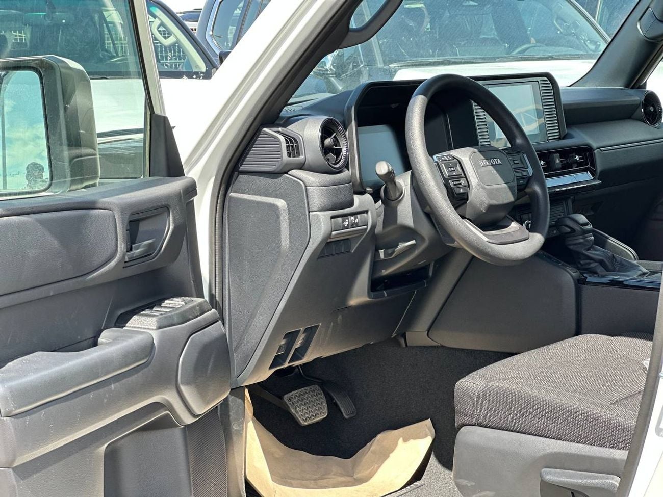 Toyota Prado 2.4L Turbo PTR A/T // 2025 // STD with Cool Box , Sunroof , DVD&Back Camera // Special Offer // By F