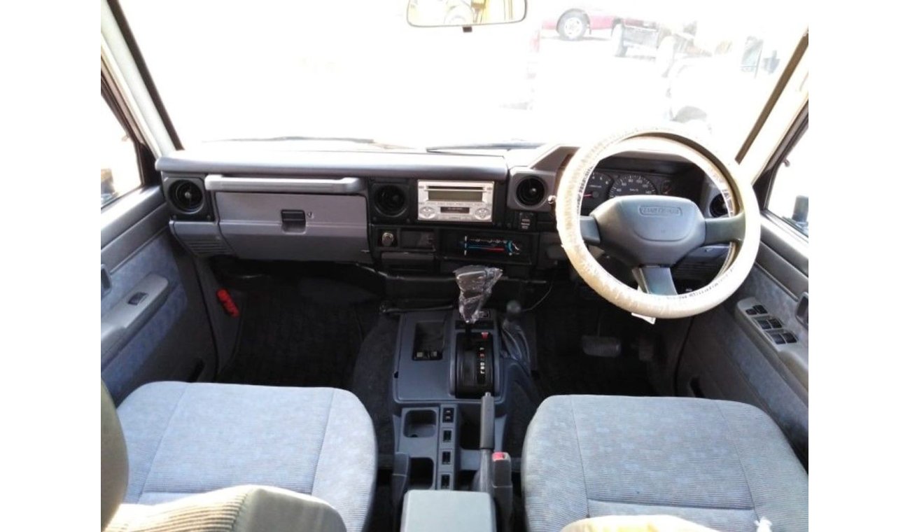 تويوتا لاند كروزر Toyota land cruiser lx 2002 Right hand drive 4wd (Export only)