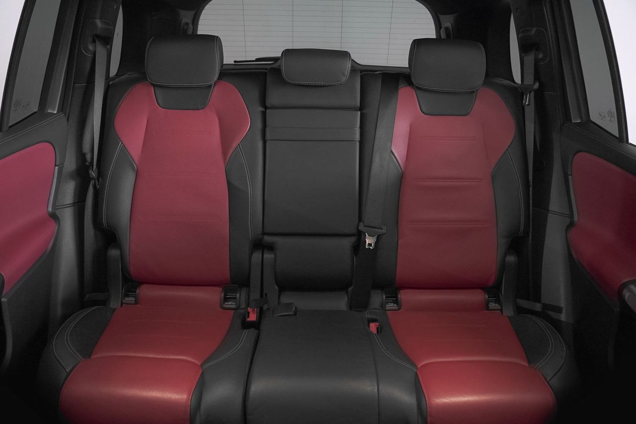 مرسيدس بنز GLB 250 4MATIC 2.0L (221 HP)