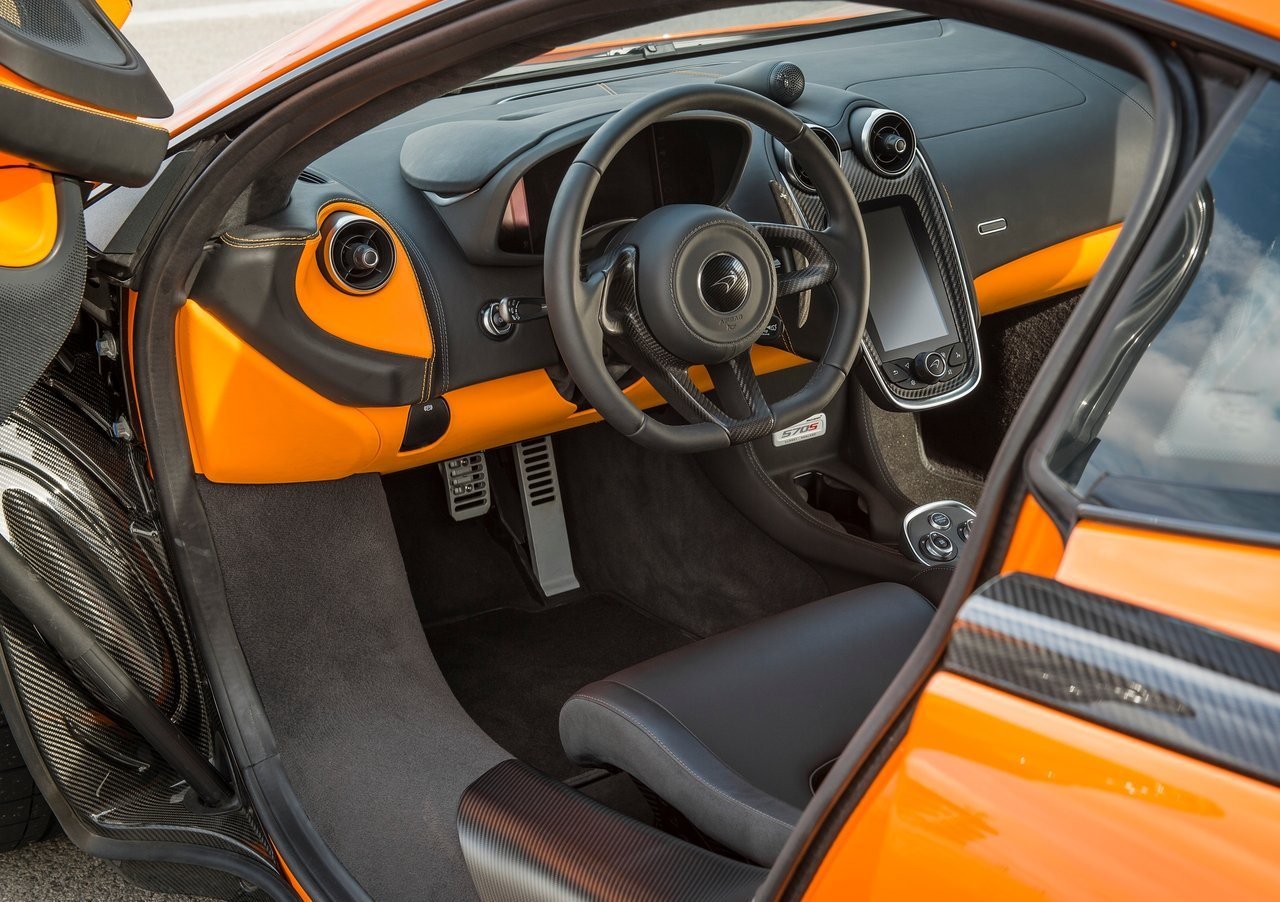 مكلارين 570S interior - Cockpit