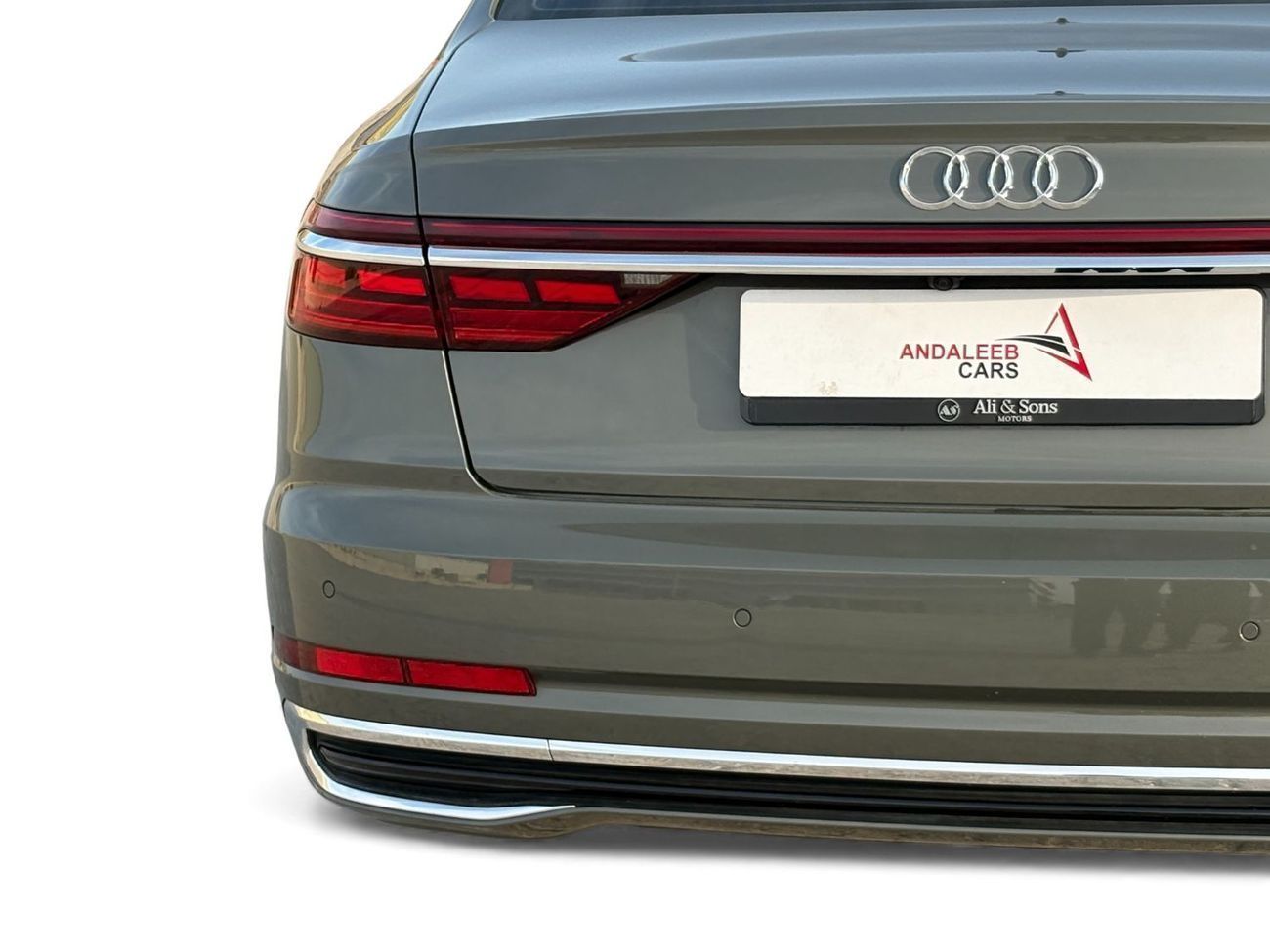 Audi A8 L 60 TFSI quattro 4.0L (454 HP) AED 6,080 P/M | 2024 | 5-Year Agency Warranty | Full Service History