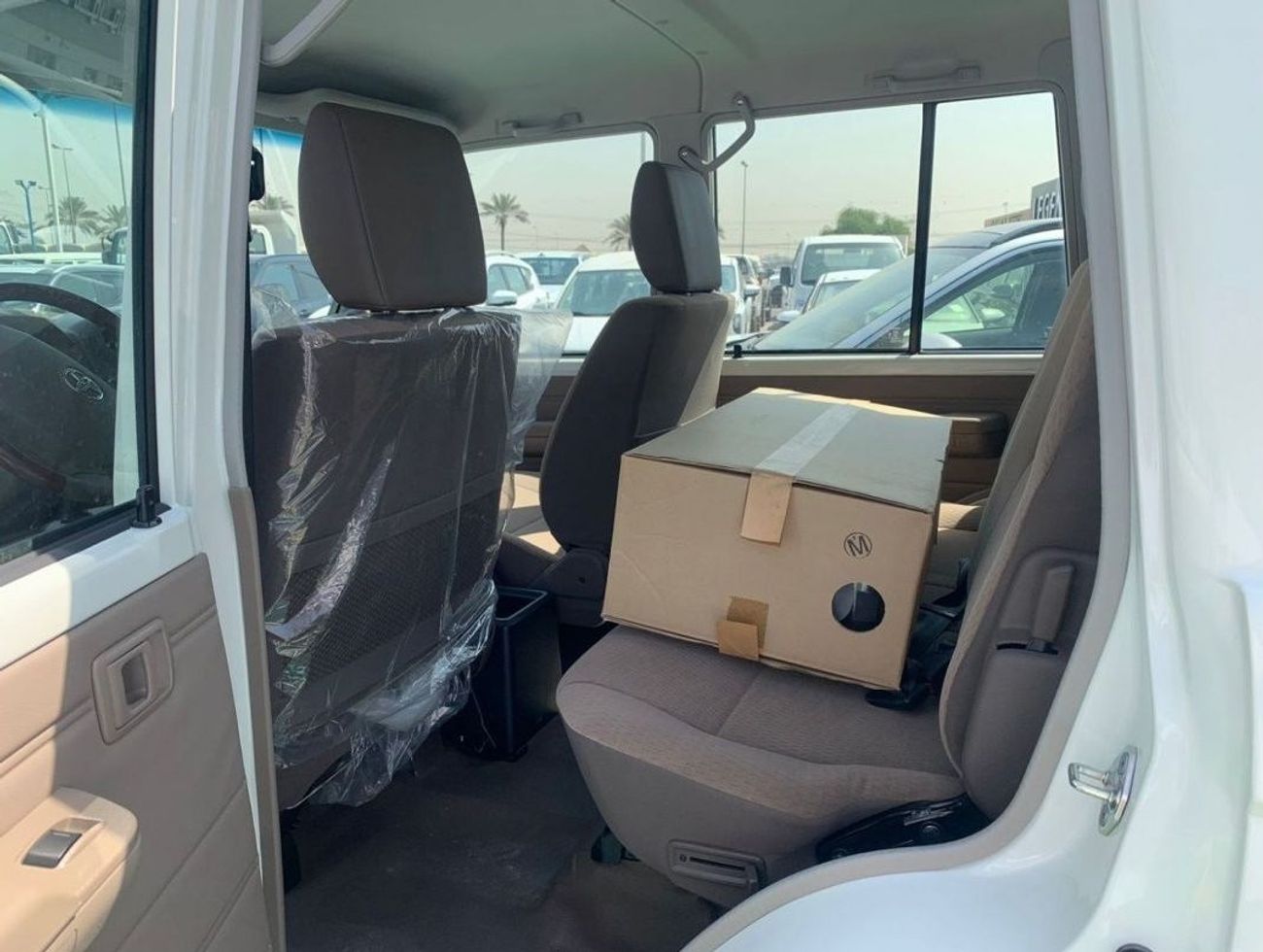 تويوتا لاند كروزر بيك آب 2023 Toyota Land Cruiser Pickup 4.5L V8 Diesel with difflock Manual Zero KM