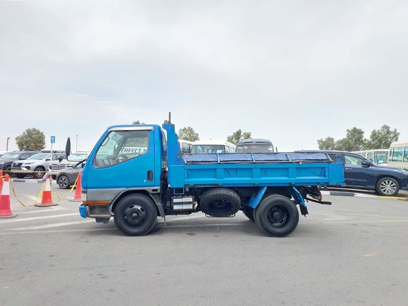 Mitsubishi Fuso Canter MITSUBISHI CANTER DUMPER TRUCK RHD 1997 MODEL 4.2 L DIESEL MANUAL(PM31523)