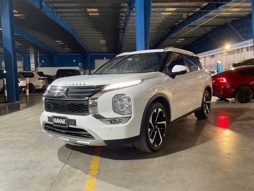 Mitsubishi Outlander Highline + Synthetic leather | Guaranteed Warranty | 0 Down Payment