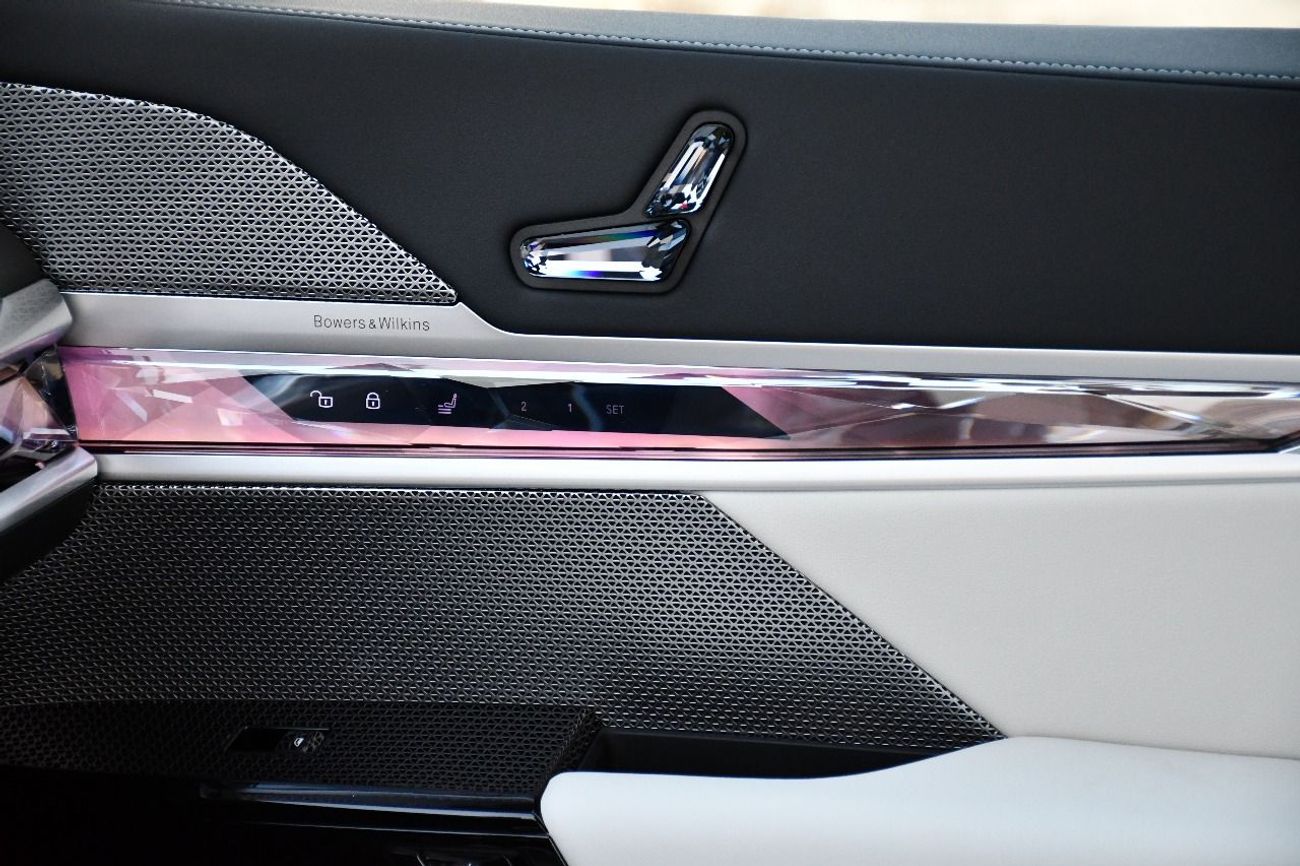 بي أم دبليو 735i BMW 735I M KIT 2026 GCC