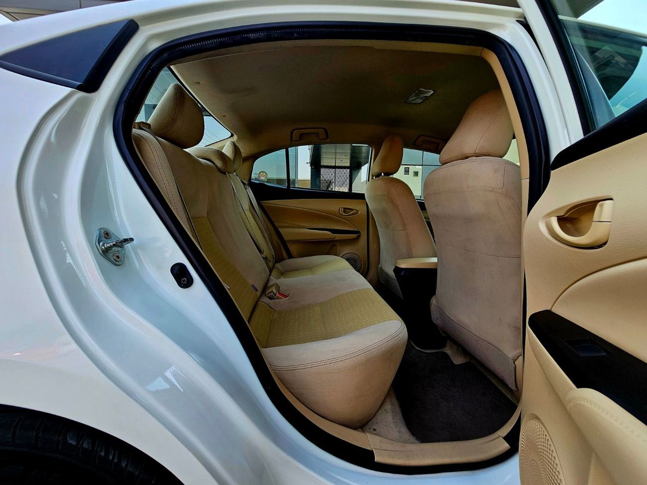 Toyota Yaris YARIS 1.5L GCC SPECS/ VERY LOW MILEAGE/ SINGLE OWNER