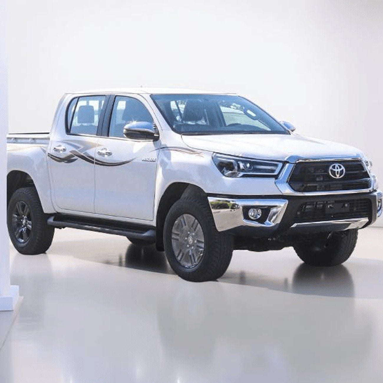Toyota Hilux GLX TOYOTA HILUX SR5 2.7 M/T 4*4 2026