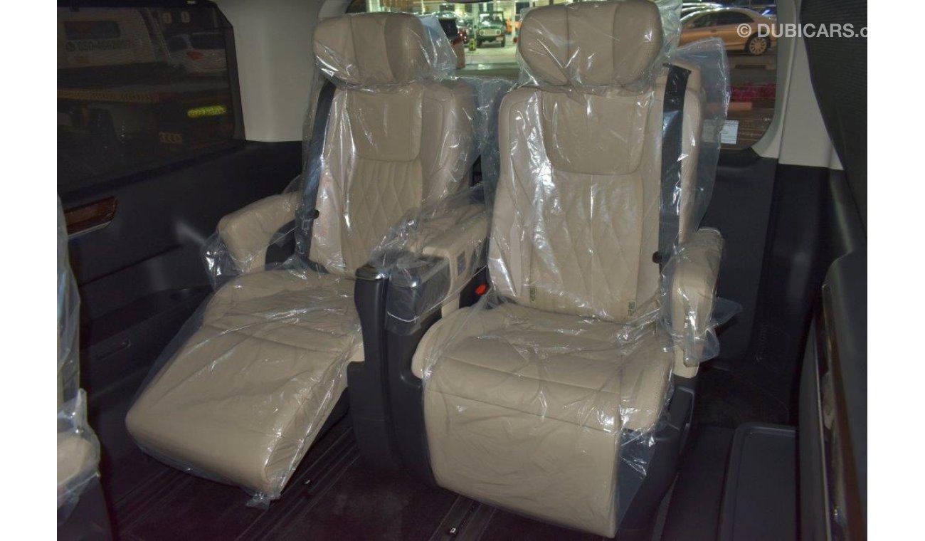 تويوتا جرافينا Premium 3.5L Petrol 6 Seat Automatic