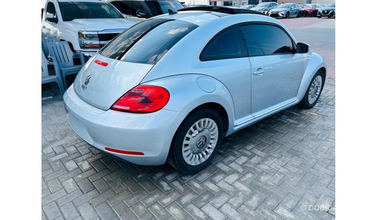 Volkswagen Beetle SE
