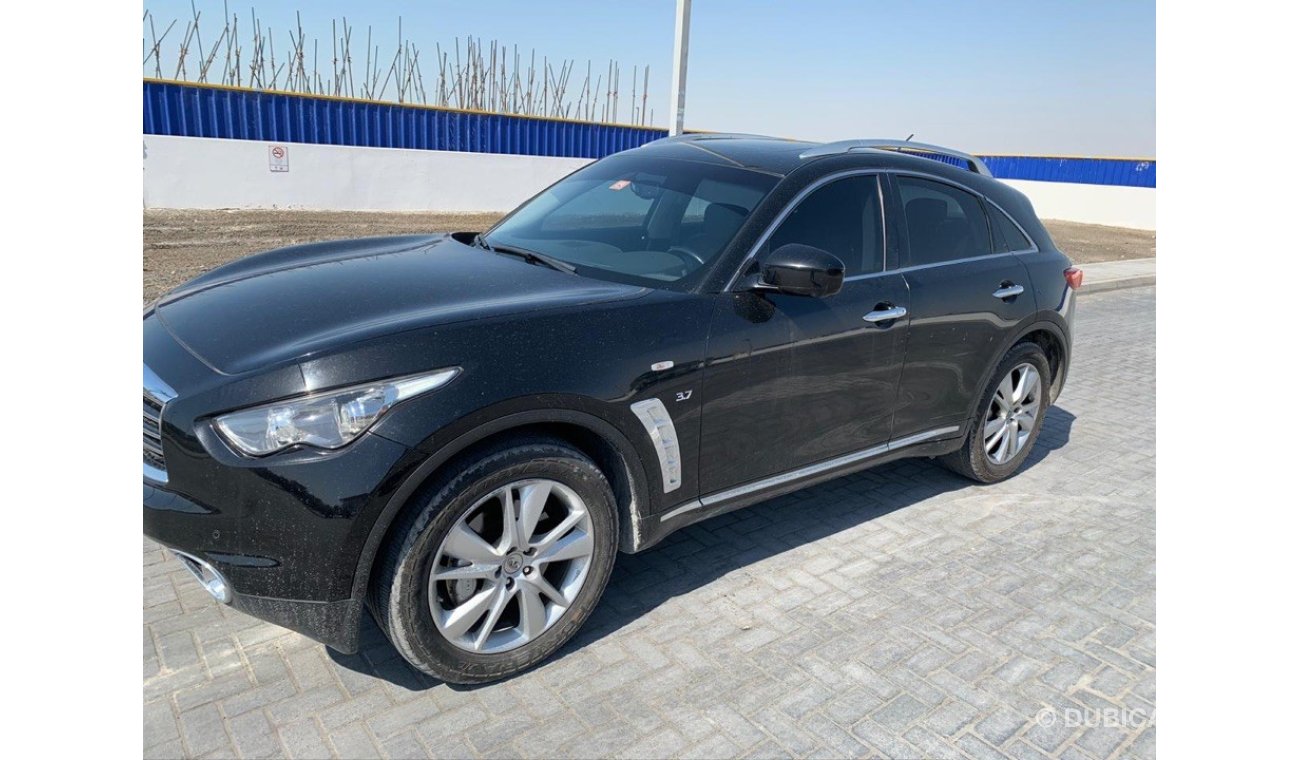 Infiniti QX70 2014