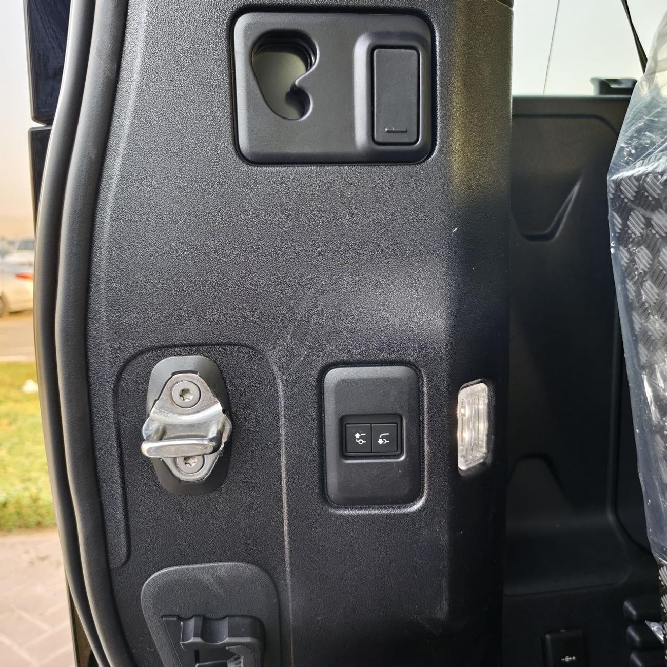 Land Rover Defender 2024 Defender "X" 3.0L V6 petrol