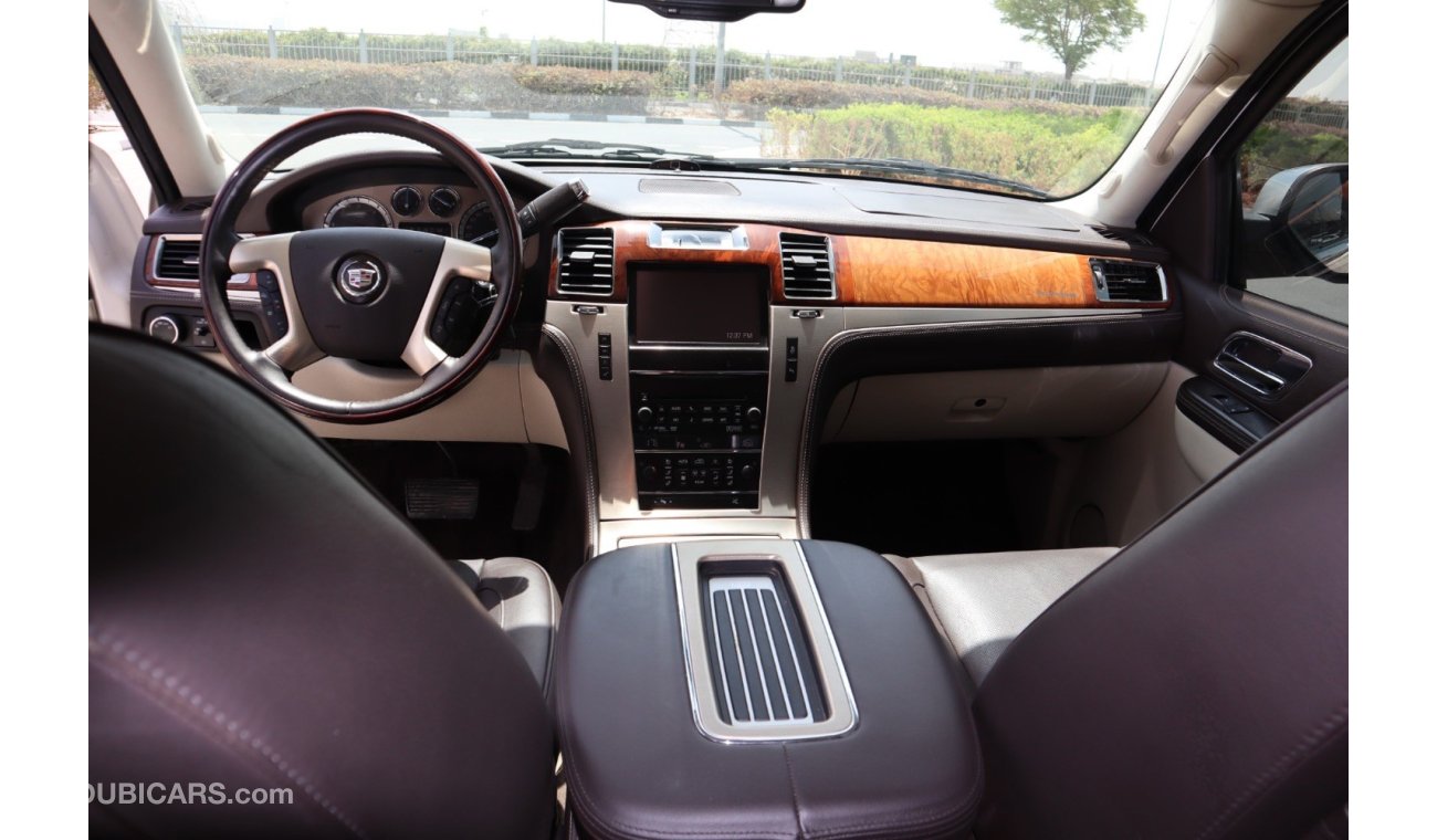 Used Cadillac Escalade XL V8. GCC Platinum 2013 for sale in Dubai 456561