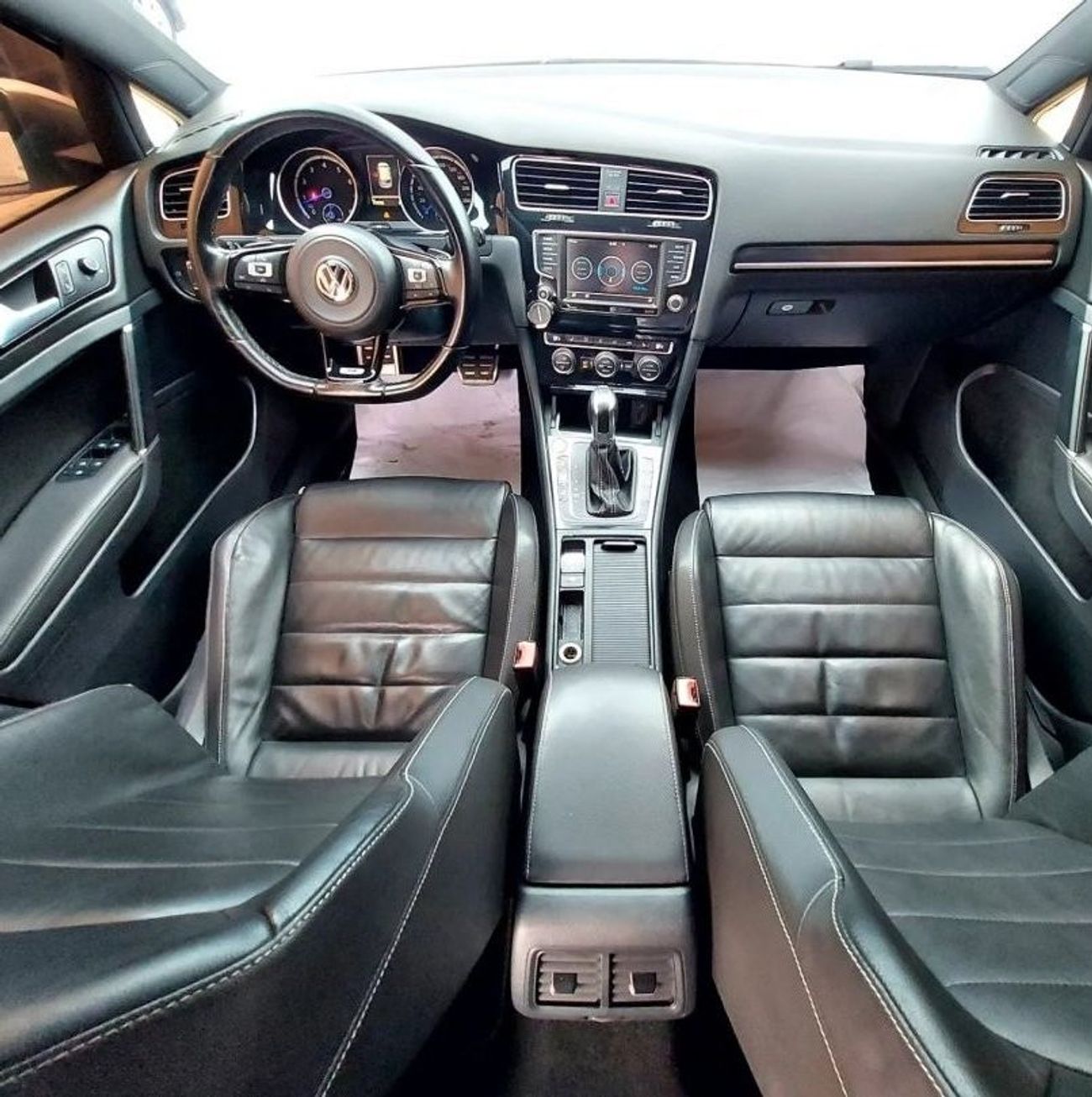 Volkswagen Golf R Sport