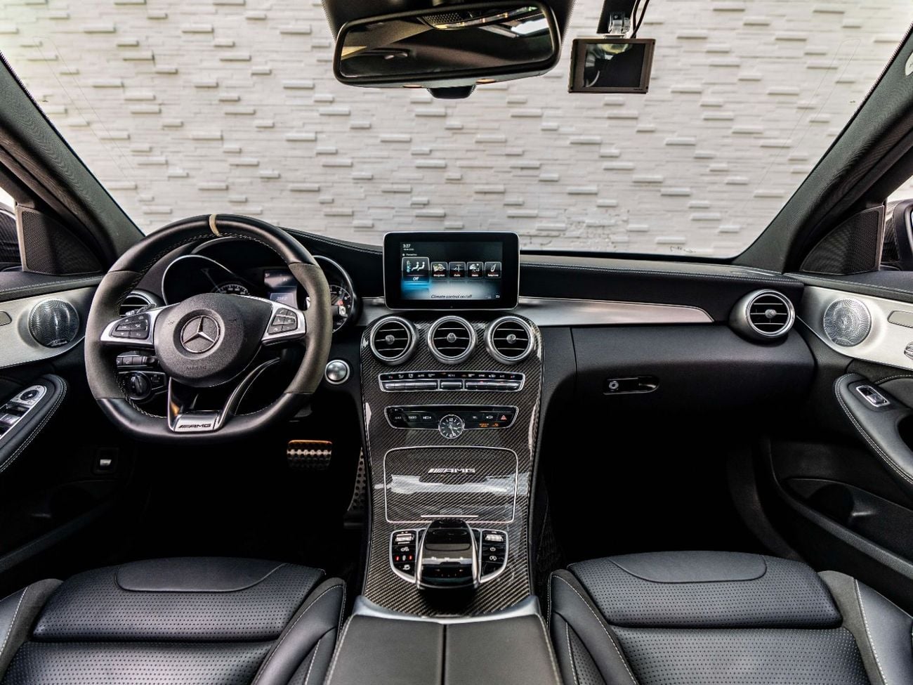 Mercedes-Benz C 63 AMG Std 4.0L Sedan