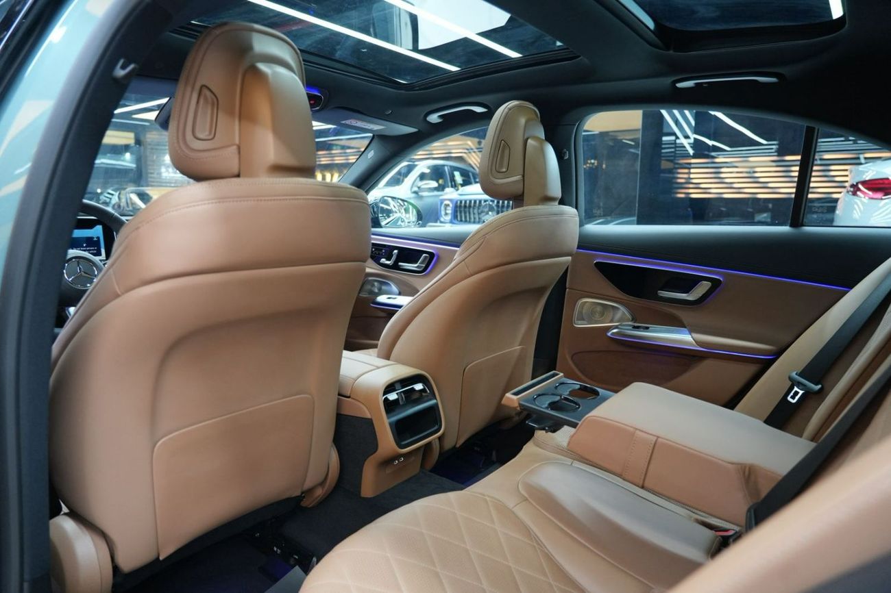 Mercedes-Benz E300 Mercedes-Benz E 300 | 2025 GCC 0km | Agency Warranty | AMG Sports Package | Black Piano Trim